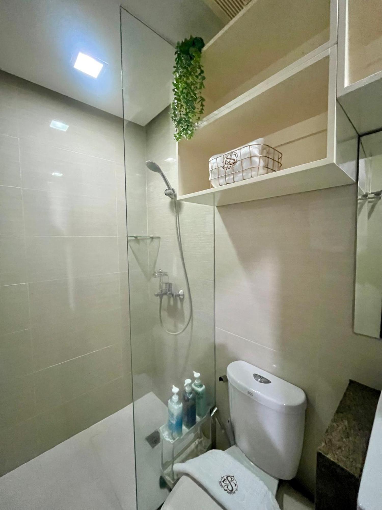 Greenbelt Hamilton Tower 1 Makati City ภายนอก รูปภาพ